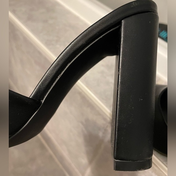 Steve Madden black heels - Picture 4 of 4